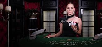 Tampilan beranda okeplay77 bernuansa futuristik